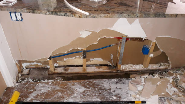 Best Commercial water damage restoration  in Hemet, CA